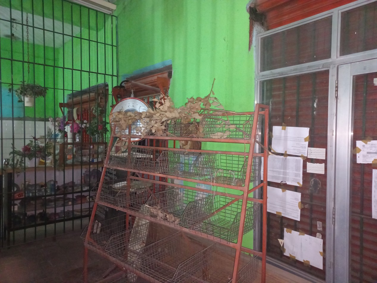 VENTA DE CASA CON LOCAL