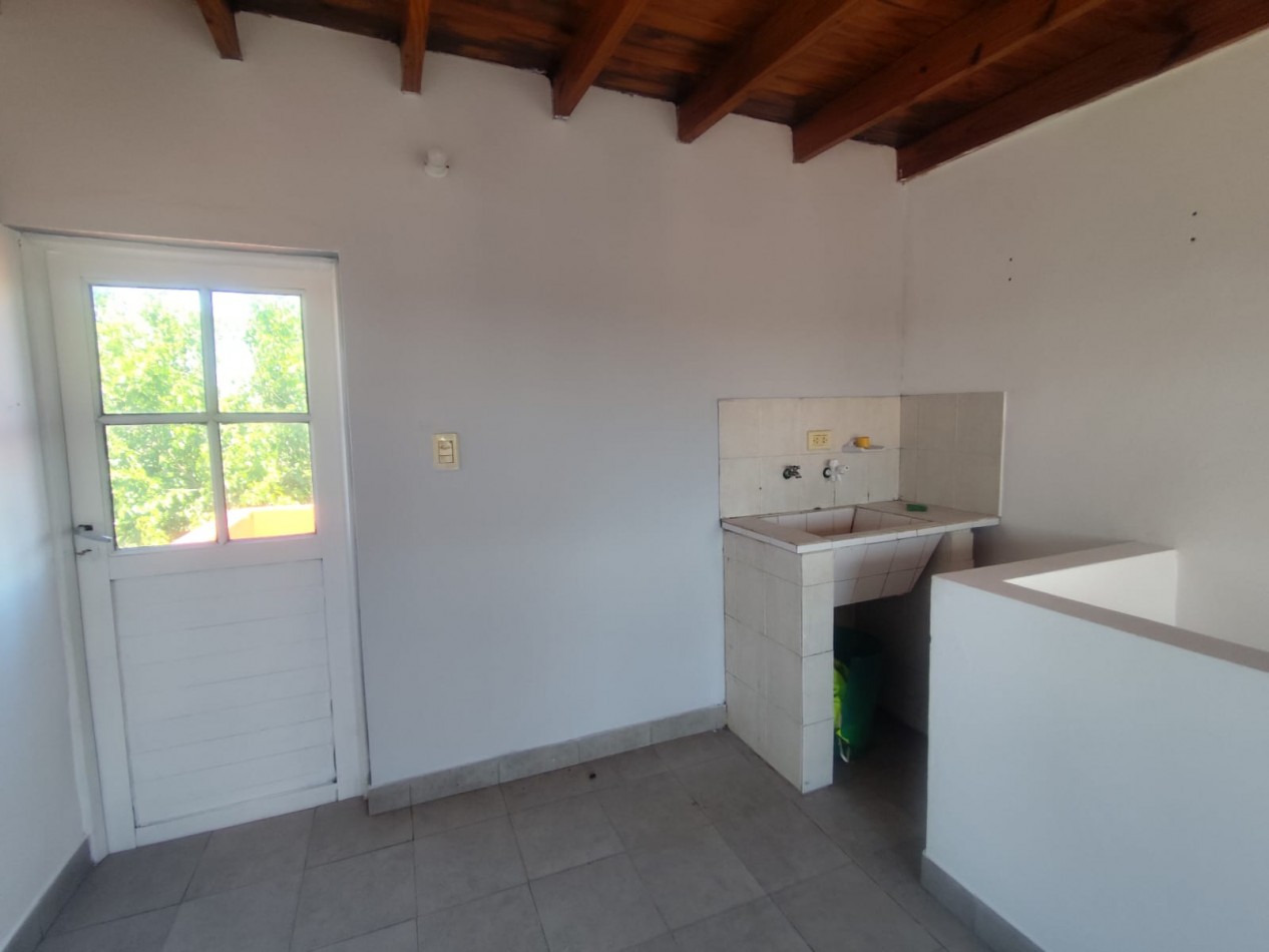 SE ALQUILA TRIPLEX