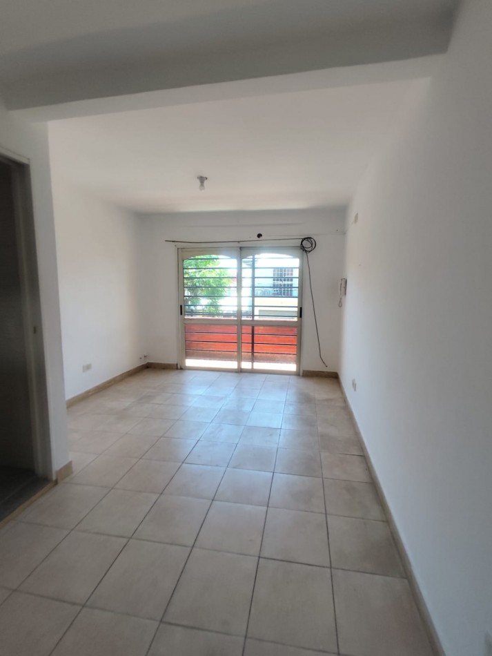 SE ALQUILA TRIPLEX
