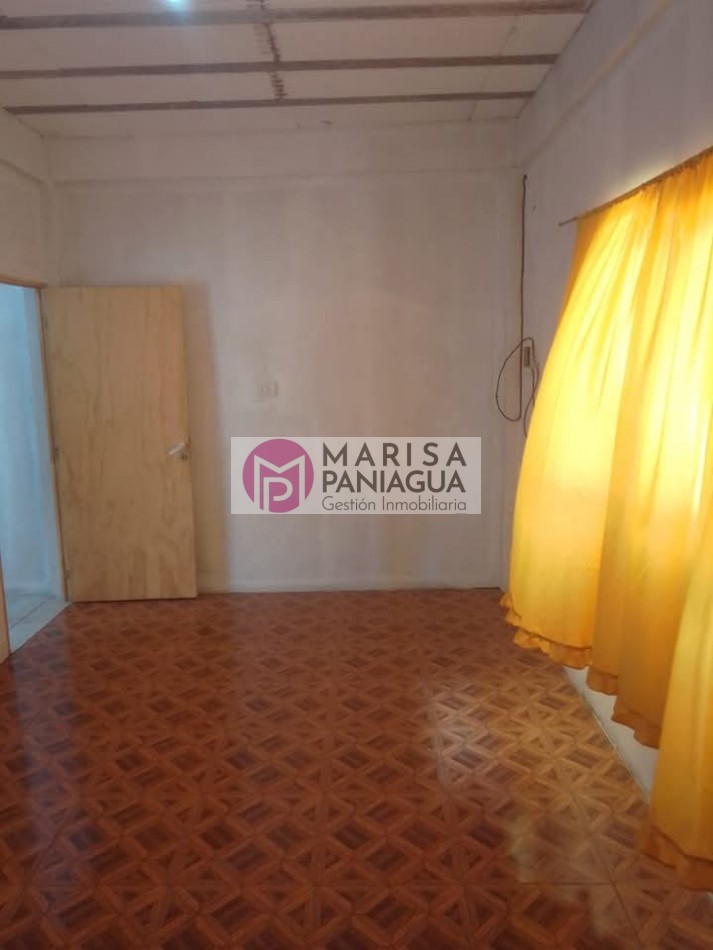 VENTA de LOCAL + DOS DEPARTAMENTOS