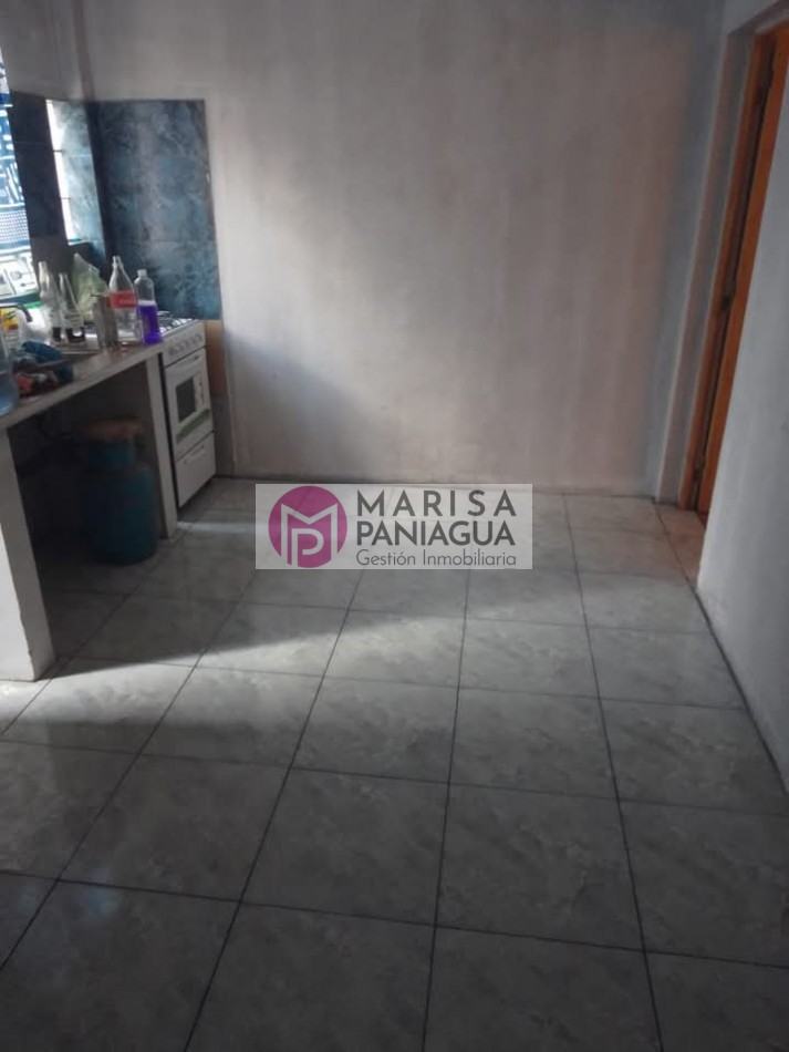 VENTA de LOCAL + DOS DEPARTAMENTOS